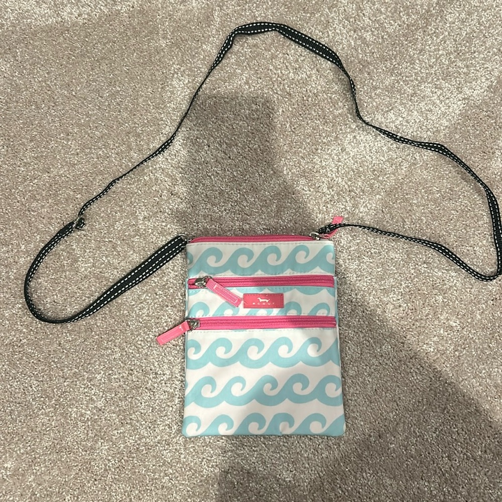 Pink and blue wave bag